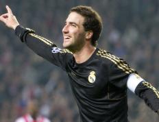 大比分获胜首场状态出色，TES观众沸腾！，姆巴佩重返赛场再创辉煌时刻